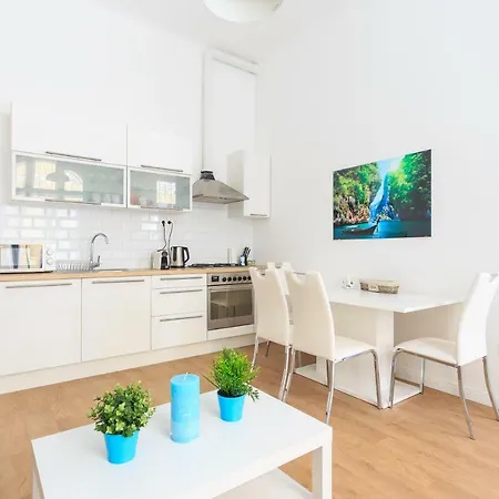 New - Super Super Apartment