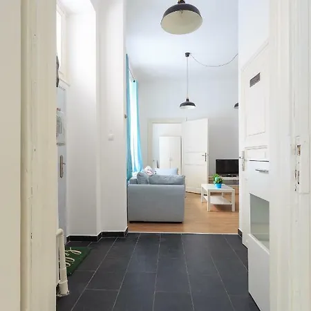 New - Super Super Apartment